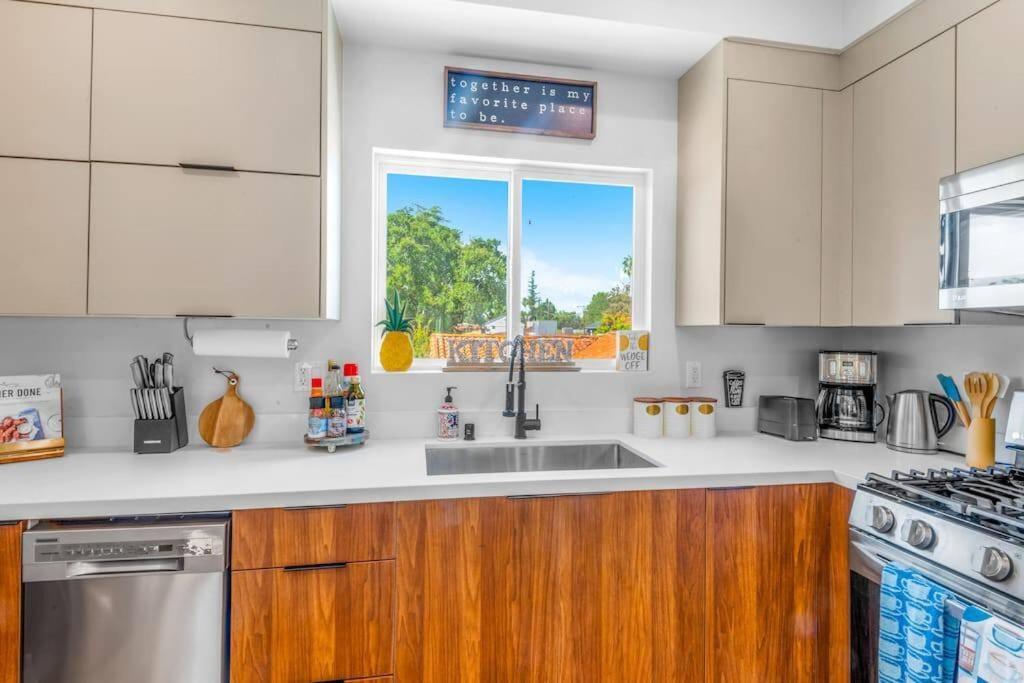 Luxurious Townhome W/3 Master Gated Parking Сasa de vacaciones Los Ángeles