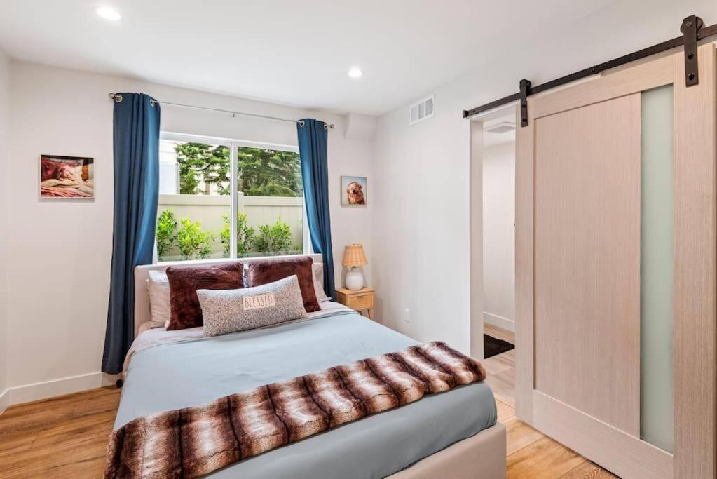 Luxurious Townhome W/3 Master Gated Parking * Los Ángeles
