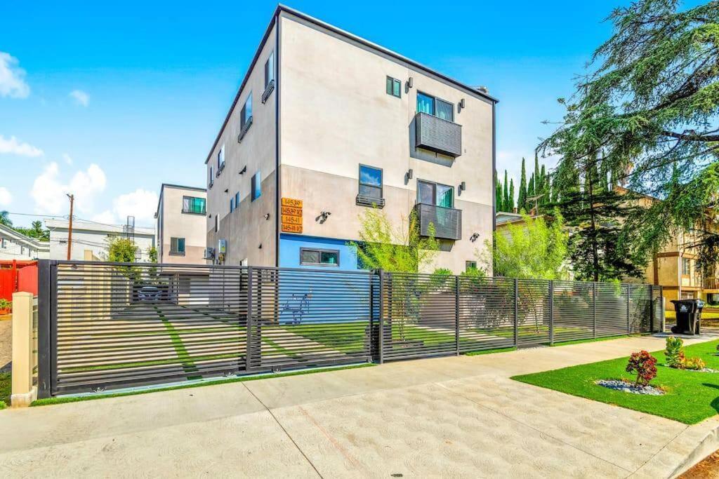 Luxurious Townhome W/3 Master Gated Parking Сasa de vacaciones Los Ángeles
