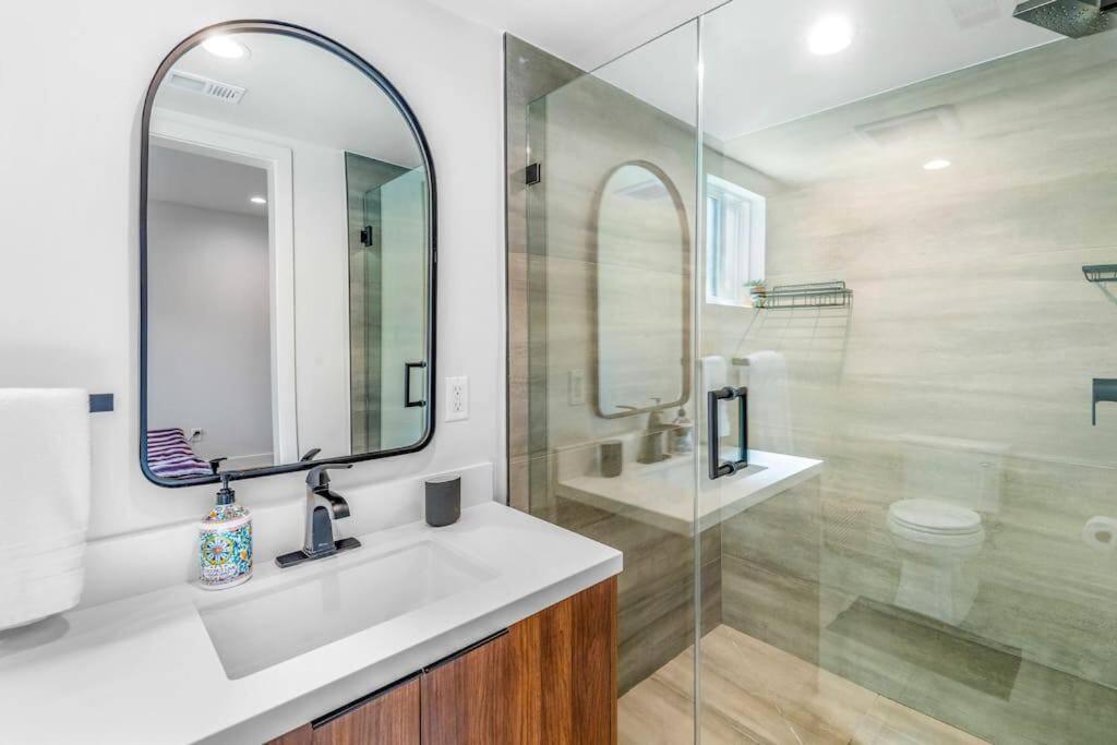 Luxurious Townhome W/3 Master Gated Parking Los Ángeles