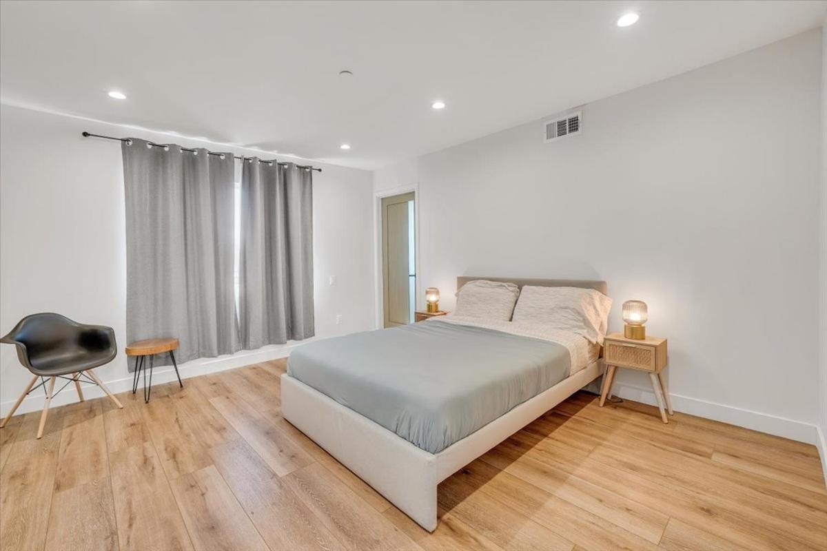 Luxurious Townhome W/3 Master Gated Parking Сasa de vacaciones Los Ángeles